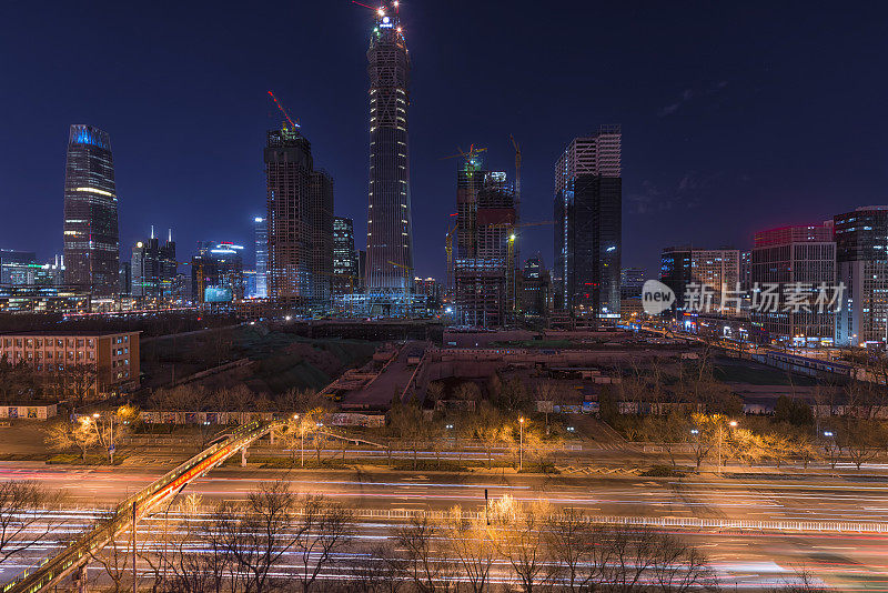 中国北京cbd正在建设的高层建筑和起重机