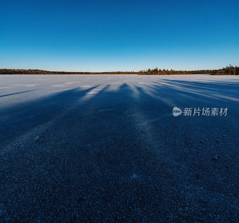 冻湖景观