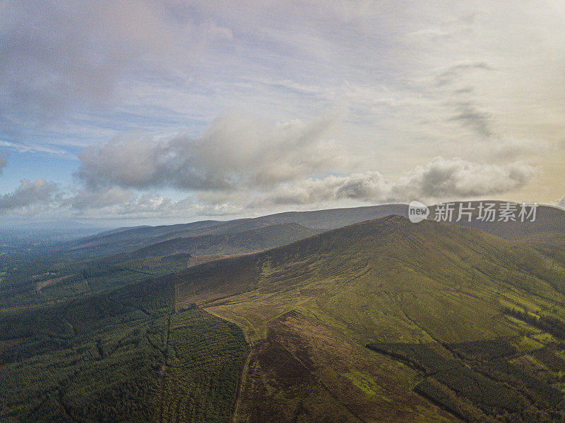 马斯克利湖，Galtee山脉，Aherlow峡谷，蒂珀雷里县，爱尔兰。