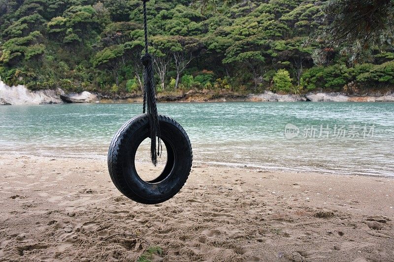 冬季沿海河口空胎摆动