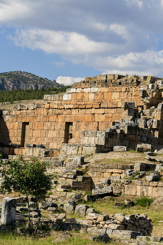 希拉波利斯地区在土耳其的pamukkale