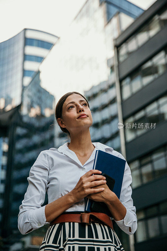 对商界女性来说，这是一个平静的时刻