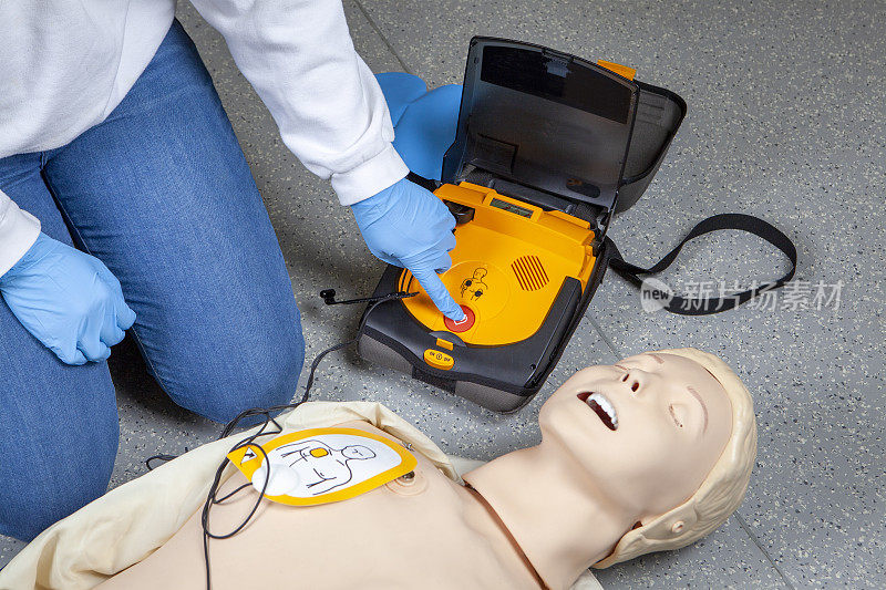 心肺复苏(CPR)，自动体外除颤器(AED)