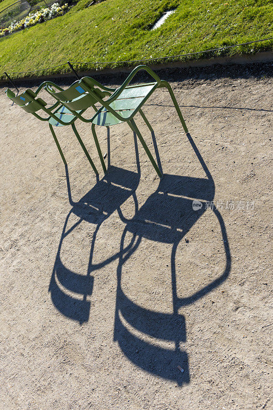 卢浮宫附近杜伊勒里花园的椅子