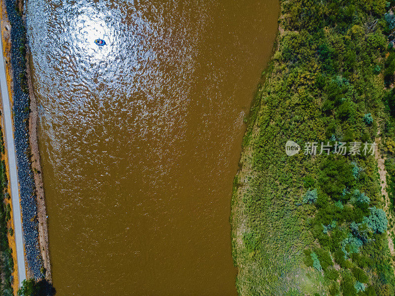 在科罗拉多河漂流在春季径流航空照片在美国西部生活地球的未来照片系列