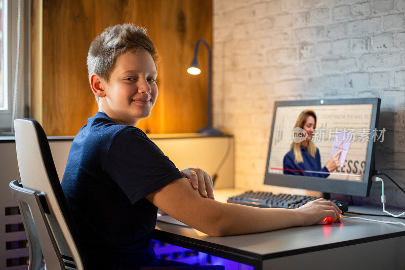 在家参加在线课程