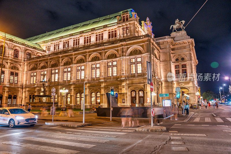 夜晚的维也纳国家歌剧院，维也纳，奥地利