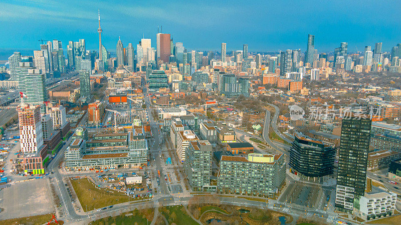鸟瞰加拿大安大略省多伦多市中心的现代天际线
