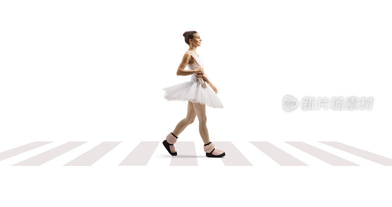 芭蕾舞女演员在人行横道上过马路