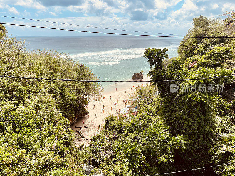 巴东海滩全景图Uluwatu巴厘岛奥古斯2023
