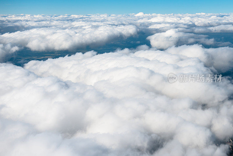 天空中云层的鸟瞰图