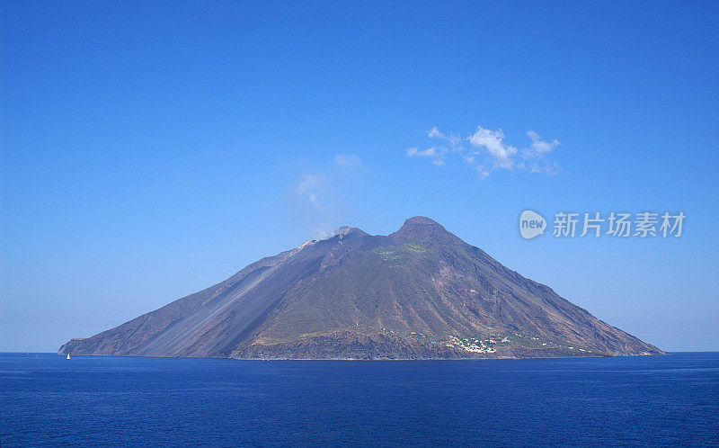 斯特龙博利火山岛，意大利