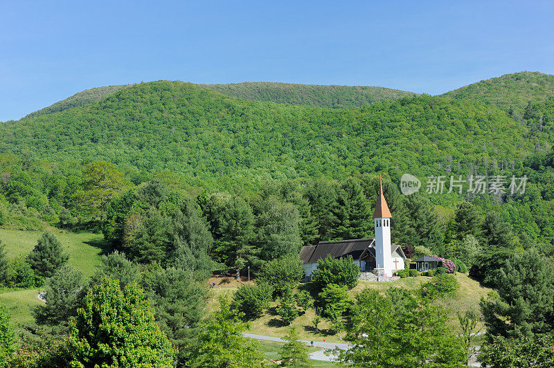 山上的小教堂