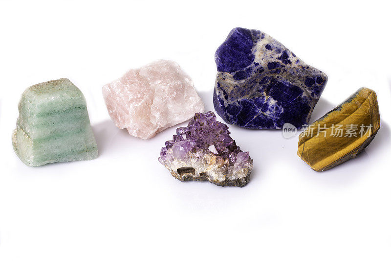 亚马逊石，玫瑰石英，紫水晶，碱土，虎眼石