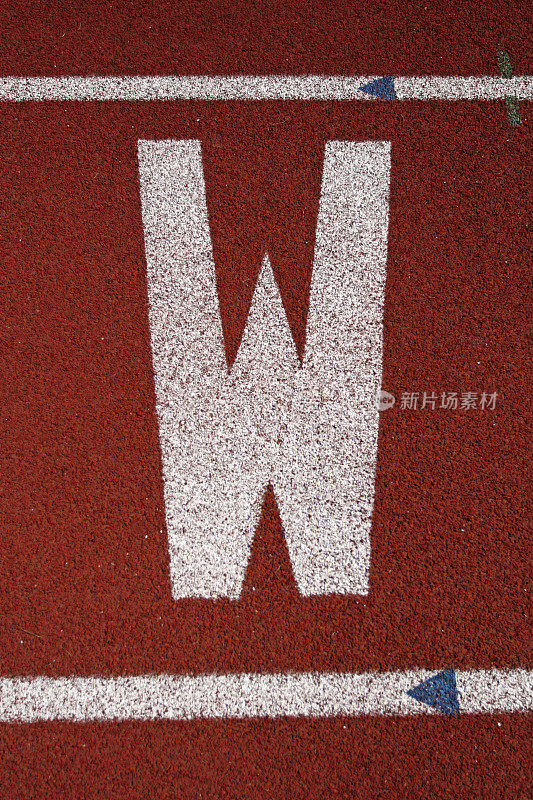 字母“W”