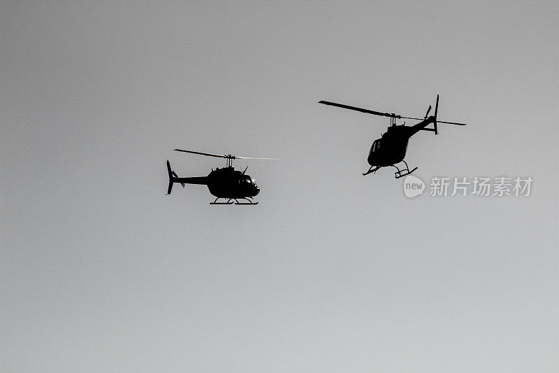 两架直升机