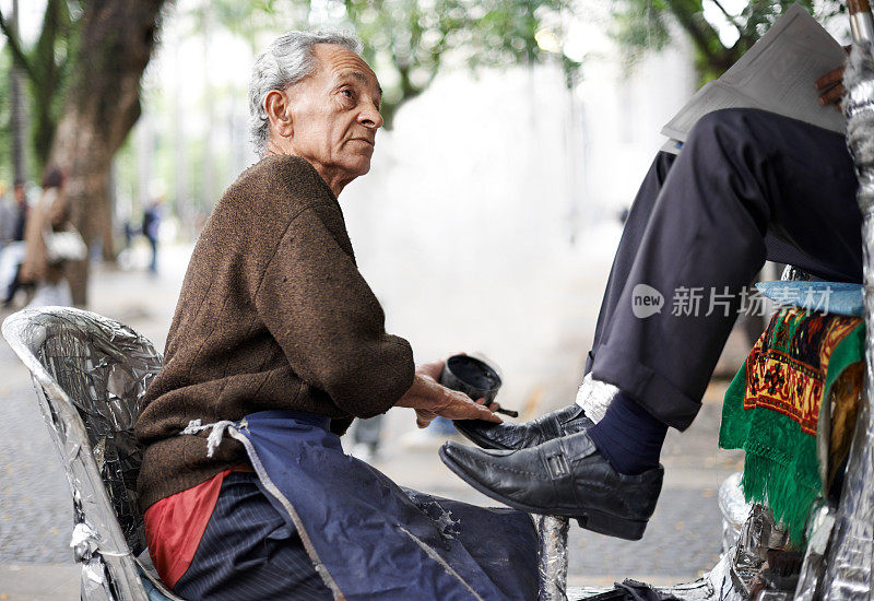 没有亮晶晶的鞋子还算什么商人?