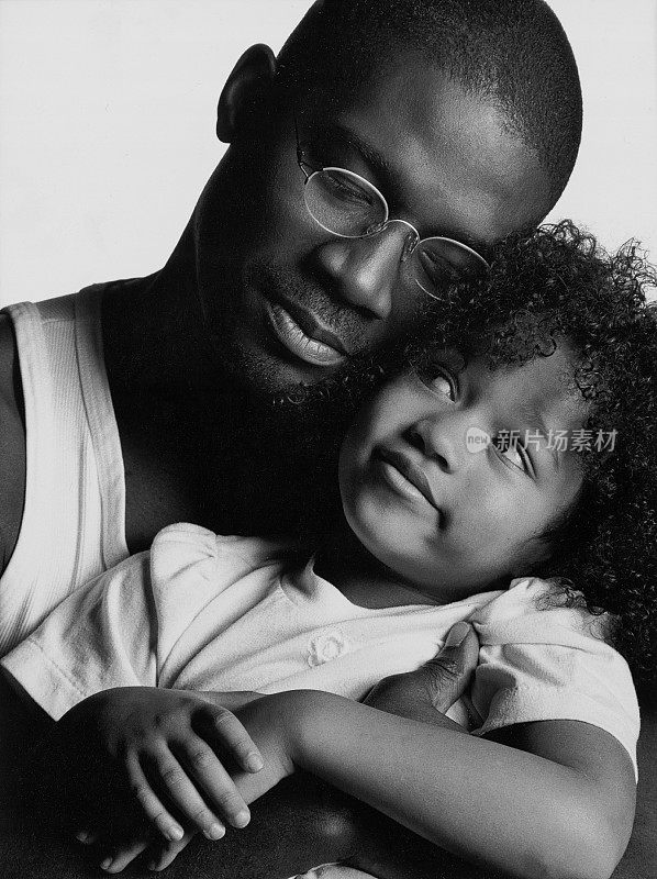 爱情:非裔美国父亲和女儿