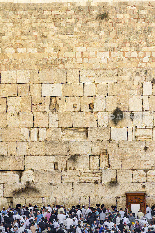 在耶路撒冷的哭墙祈祷