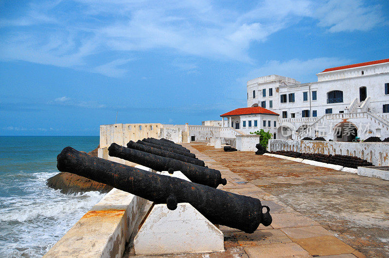 非洲，加纳:海岸角城堡，炮兵连