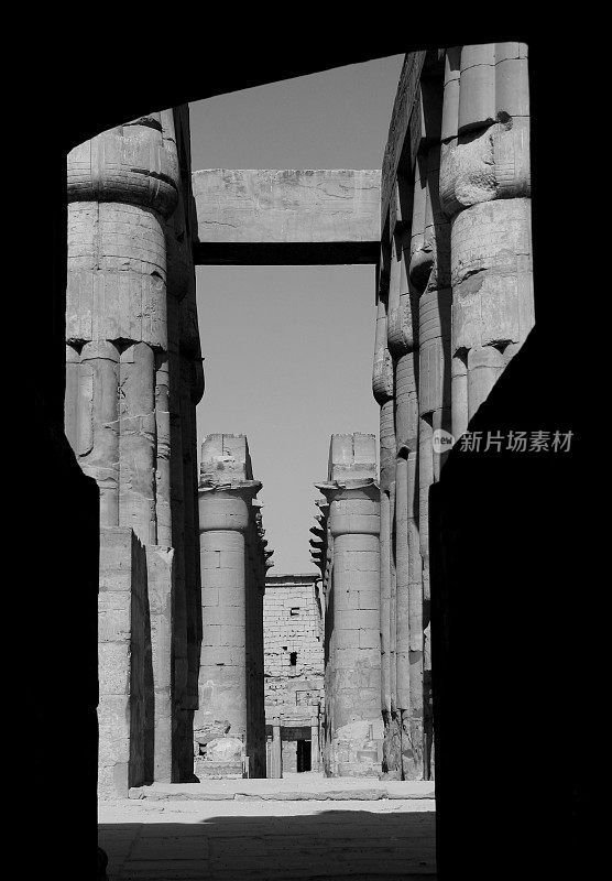 阿蒙霍特普三世的多柱式大厅和柱廊，卢克索神庙，埃及