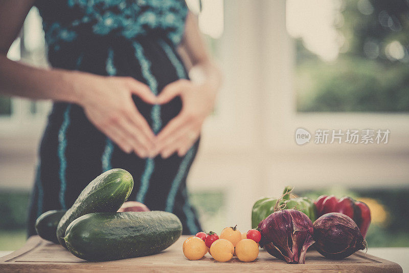 孕妇用新鲜蔬菜烹饪