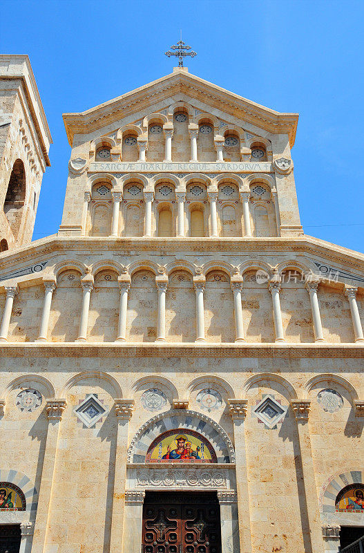意大利撒丁岛卡利亚里:圣母升天大教堂