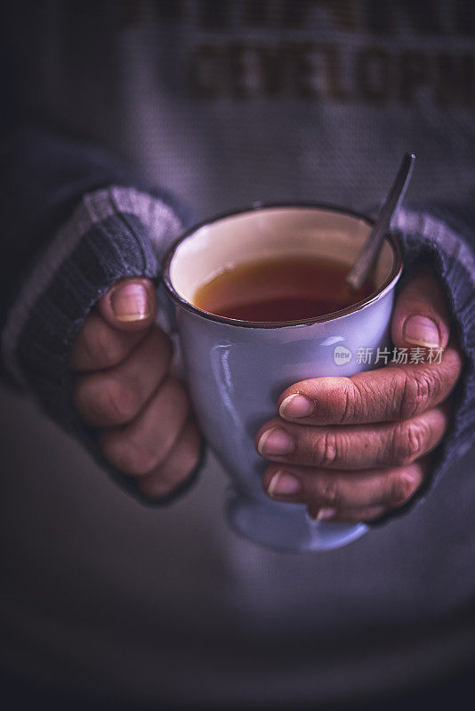 喝一杯水果莓茶