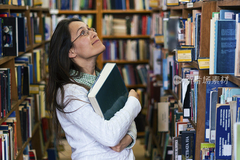 欢快的图书管理员。书籍是你生活的一部分吗?是一个图书管理员。