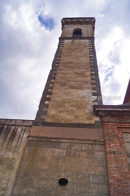 圣十字教堂的钟楼，芬奇