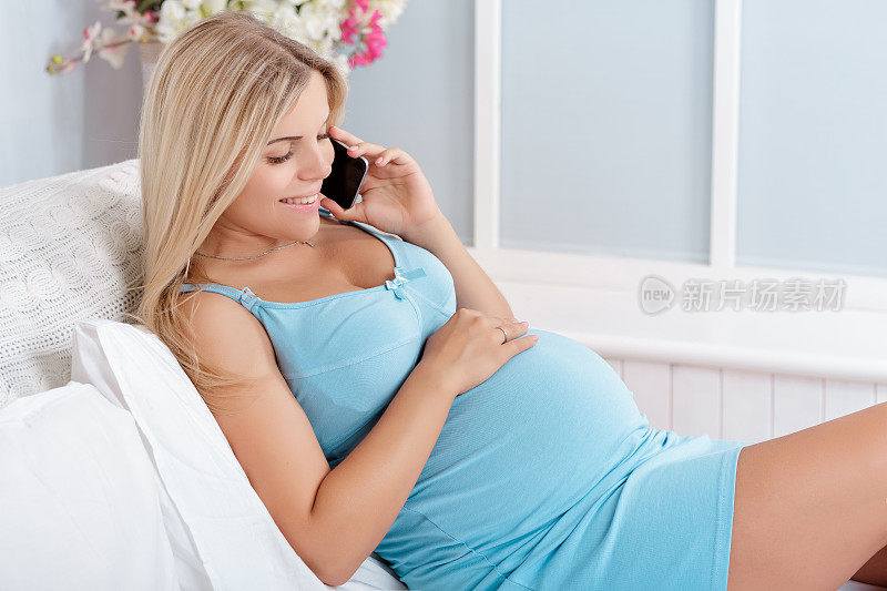 孕妇打电话时撒谎