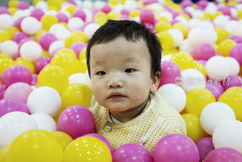 可爱的亚洲婴儿