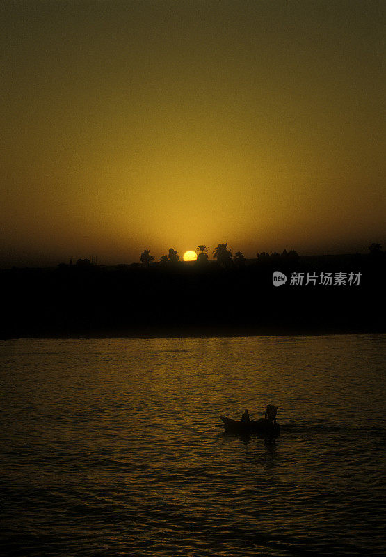 尼罗河的金色日落，埃及(4)