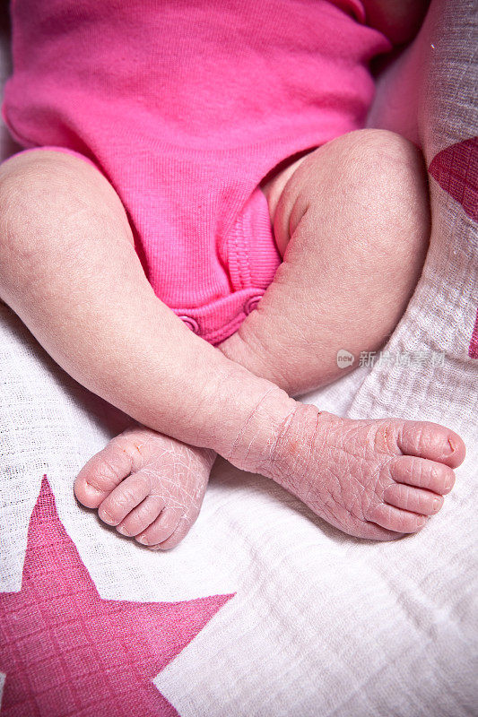 新生女婴的脚