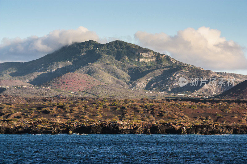 阿森松岛的海岸线