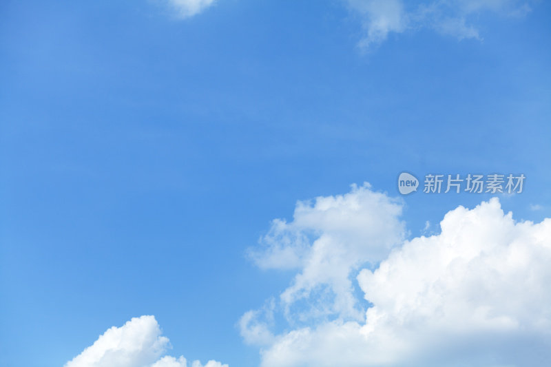蓝天和热带云