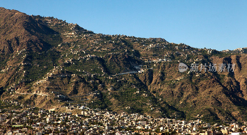 山顶上的也门之家