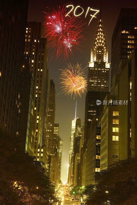 2017年新年焰火在曼哈顿克莱斯勒大厦上空