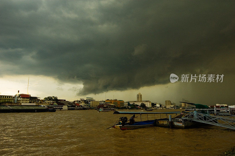 湄南河雷云