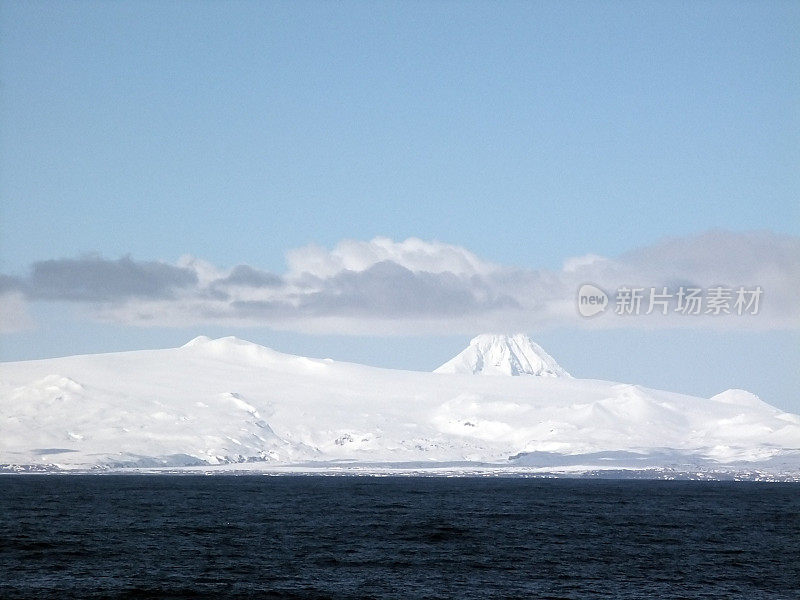 阿留申群岛和雪山