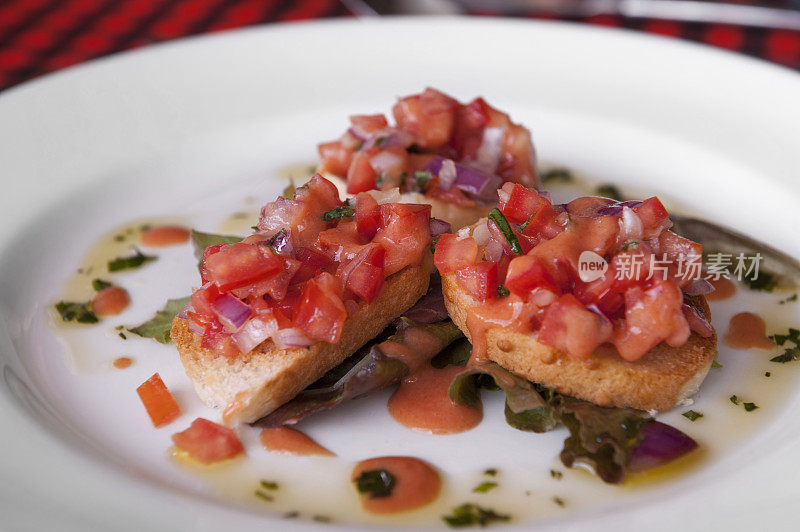 盘子里食物的特写镜头