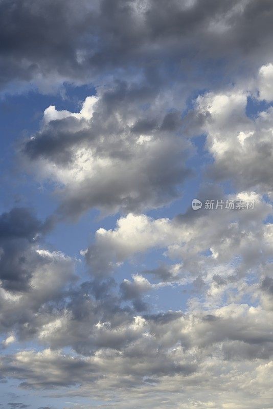 戏剧性的天空背景