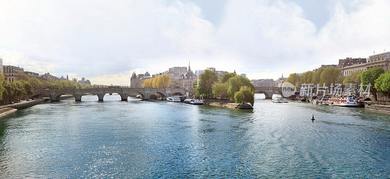 巴黎塞纳河(18000x8269像素垂直全景)