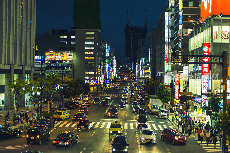 大阪夜晚的街景