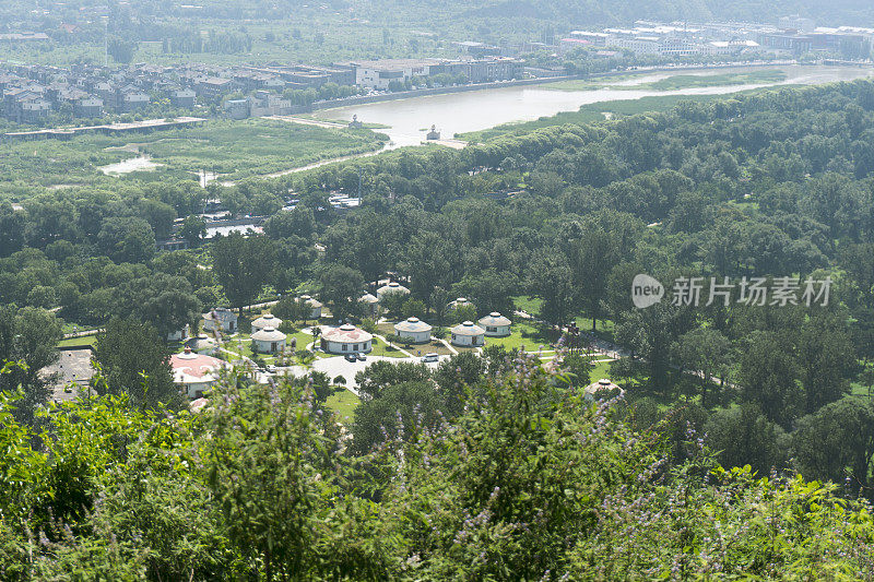 俯瞰承德避暑山庄公园的园林景观