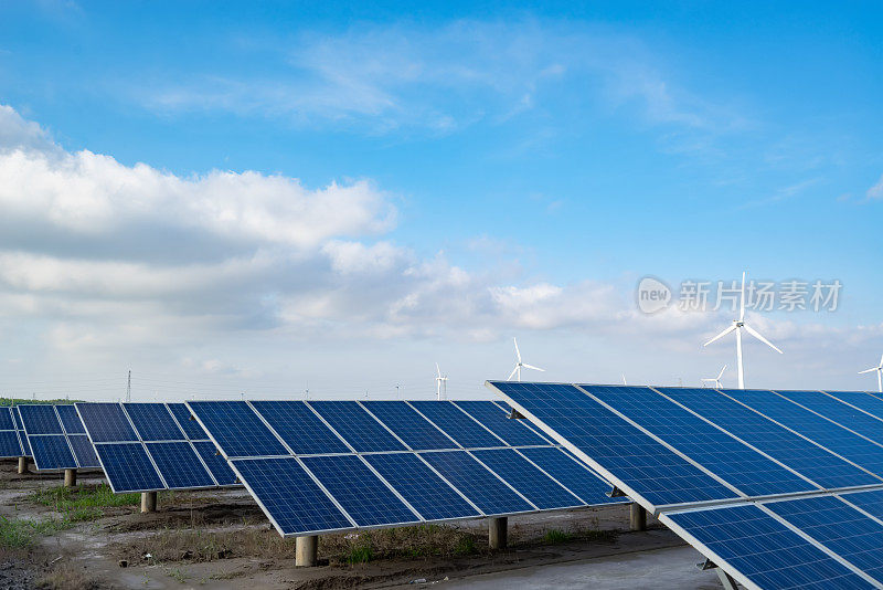 发电厂使用可再生的太阳能