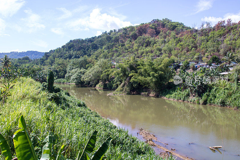 马来西亚:特斯拉河