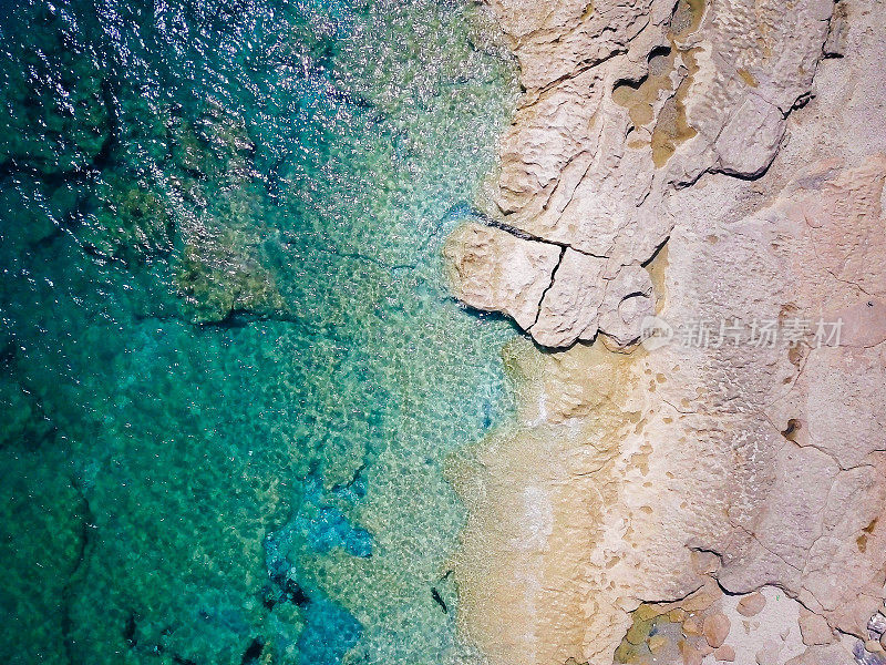 鸟瞰图的绿松石海滩