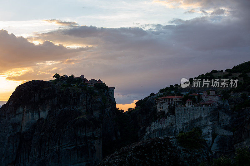 希腊迈特拉的修道院和岩层