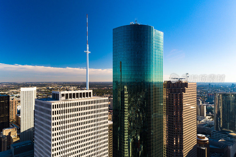 休斯顿市中心摩天大楼的天线